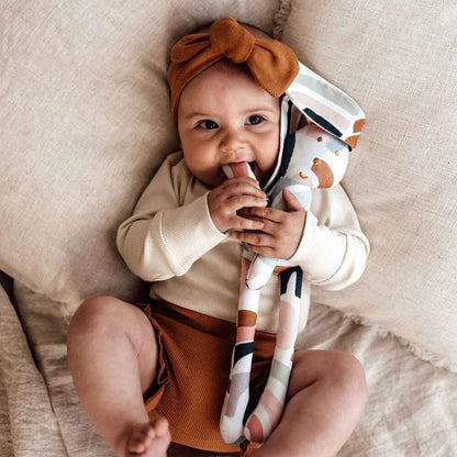 organic-snuggle-bunny-rainbow-baby-image