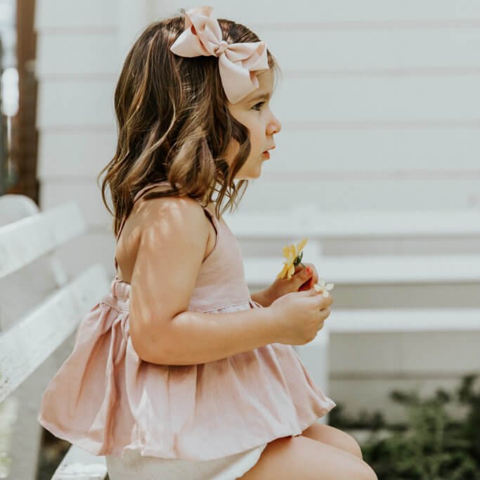 nude-clip-bow-medium-image