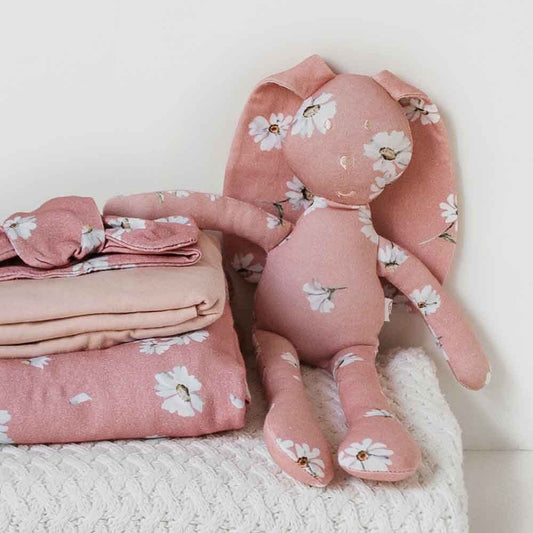 organic-snuggle-bunny-daisy-image